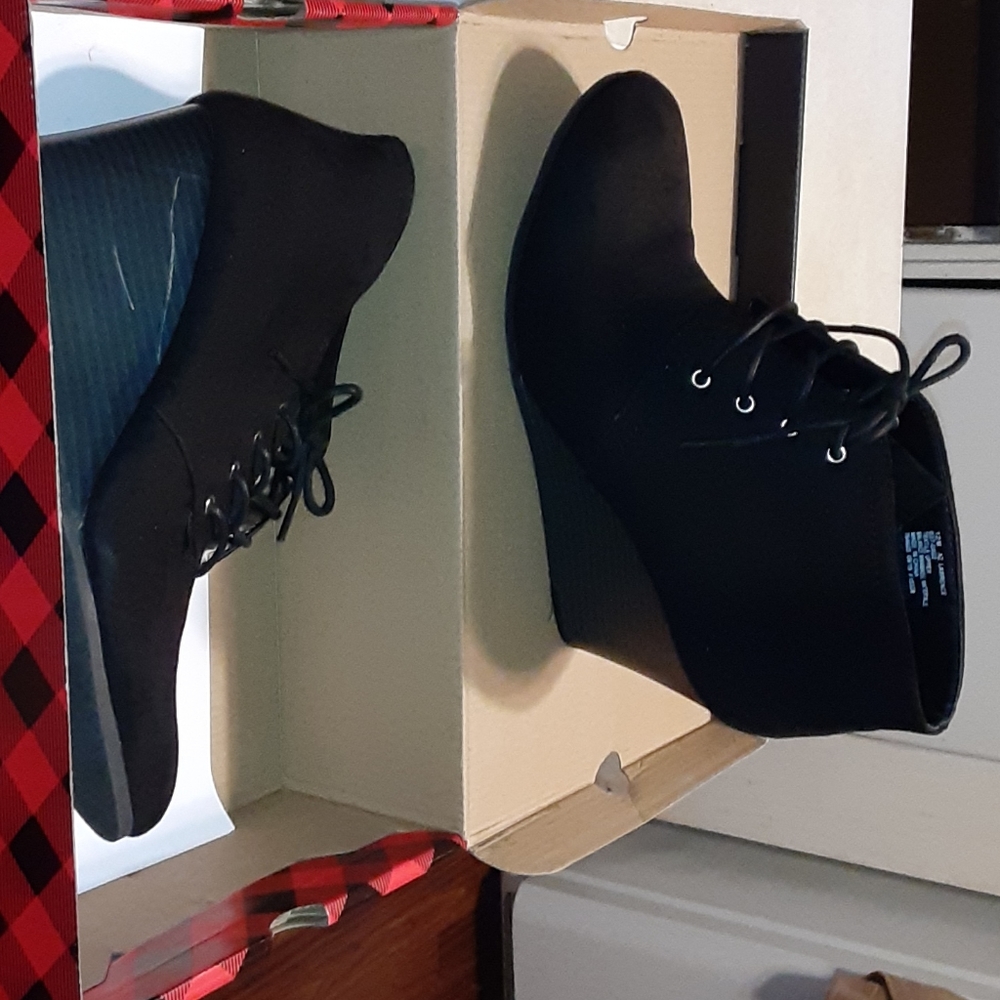Black ankle wedge